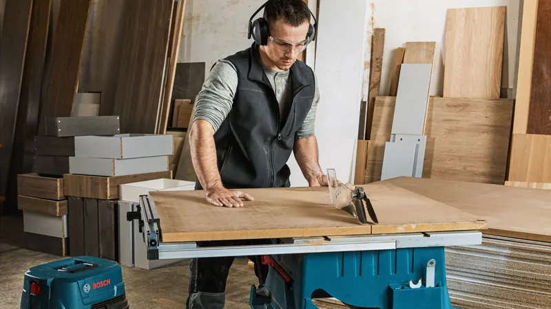 Bosch Professional  GTS 254 Table Saw  3