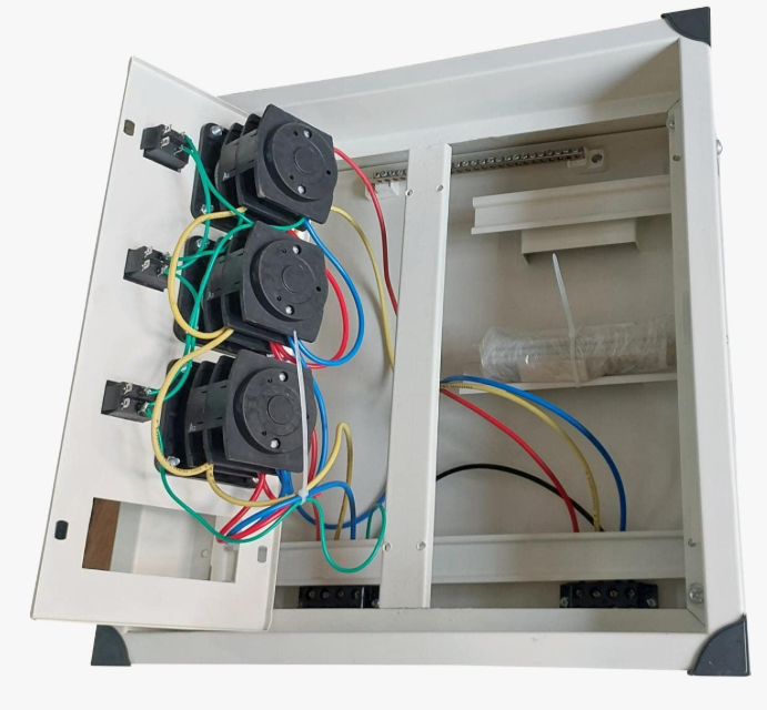 SELVO 63 Amp 8 Ways TPN Phase Selector Distribution Board 5