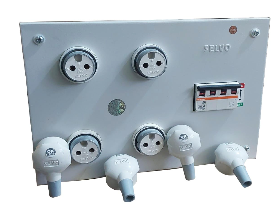 SELVO 20A 4 WAY (TPN) METAL CLAD PLUG & SOCKET DISTRIBUTION BOARD (Fitted with 20A single pole MCB's) 4