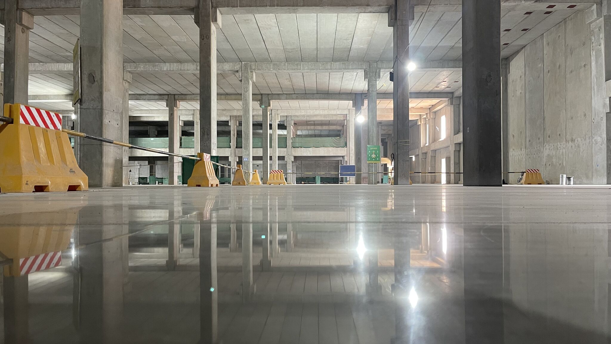 AVCRETE LMC 25 Kg Concrete Floor Repair Mortar- Resurfacing Premix Abrasion Resistant Floor Screed 4