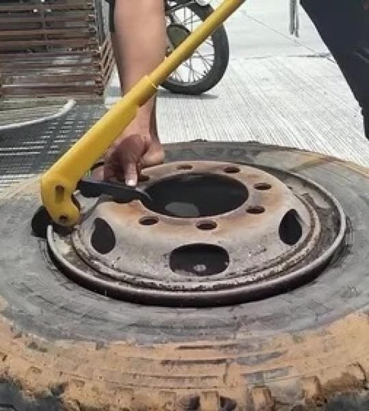 Hukums Tire Layering extractor for truck tyre remo(Tire Layering extractor) 3