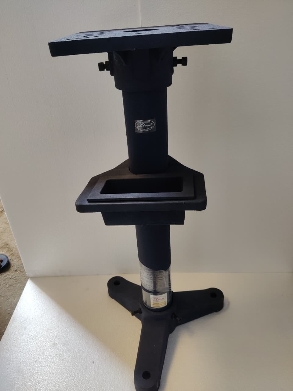 MULTI PURPOSE STAND LION" UNIVERSAL STAND 5